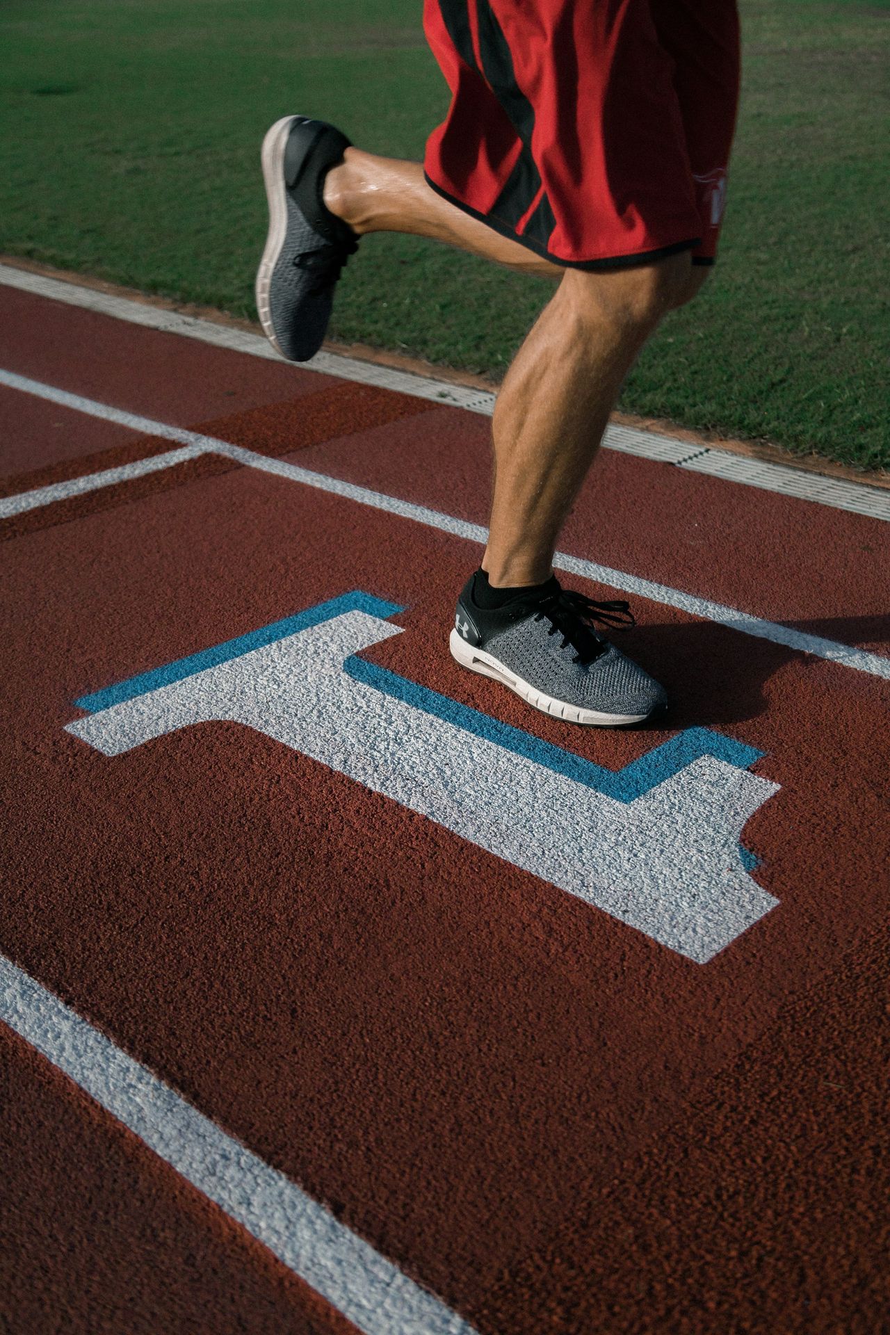 sport injuries, strains, sprains, tears, acl, dislocation, fractures, knee pain, foot pain, ankle pain, shoulder pain, wrist pain